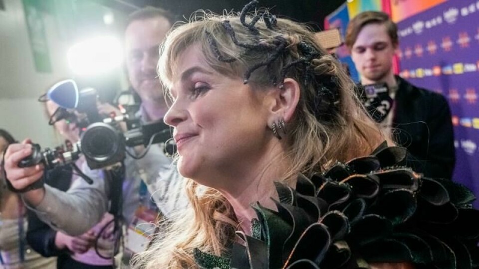 Mange kameraer også i kulissene for Eurovision-artistene. Nå skal det innføres soner med filmforbud ved «viktige artistområder». Her Gåte etter årets finale.