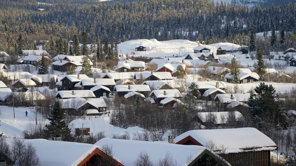 Det kan bli vanskeligere å bygge ut helt nye hyttefelt. Regjeringen vil heller at de feltene som allerede finnes, skal bli fortettet. Her fra et hyttefelt på Beitostølen. Foto: Terje Pedersen / NTB