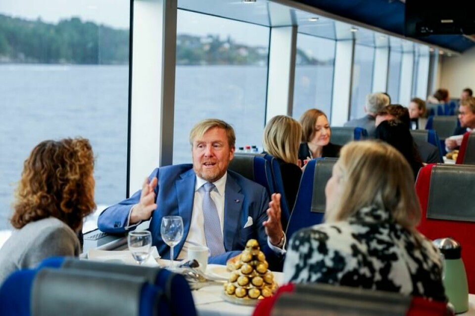 Kong Willem-Alexander av Nederland om bord på MS «Rygertroll» på vei fra Øygarden til Bergen i forbindelse kongens besøk til Norge for å se på fremtidens energisystem.