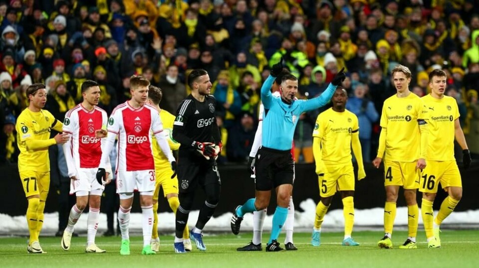 VAR havnet i fokus da Bodø/Glimt og Ajax møttes på Aspmyra torsdag kveld. Foto: Mats Torbergsen / NTB
