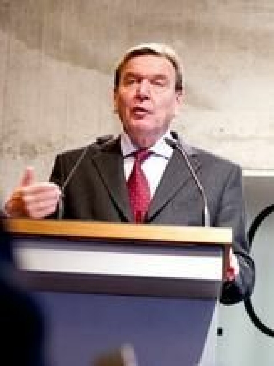 Den tidligere tyske kansleren Gerhard Schröder sitter styret for Nord Stream 2, og er blitt nominert til å sitte i styret til Russlands statseide gassgigant Gazprom. Den tidligere tyske kansleren Gerhard Schröder sitter styret for Nord Stream 2, og er blitt nominert til å sitte i styret til Russlands statseide gassgigant Gazprom. Foto: Håkon Mosvold Larsen / NTB