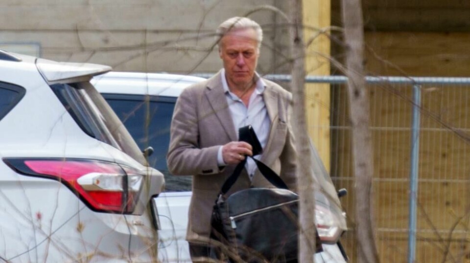 Drapssiktede Tom Hagen fotografert på vei fra sin arbeidsplass på Lørenskog i slutten av april 2021. Milliardæren er fortsatt siktet for å ha drept ektefellen Anne-Elisabeth Hagen.
