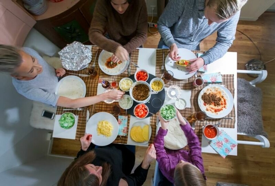 Nammenam på fredag: ost, løk, mais, tomat, paprika, salat og agurk. Og i framtida kanskje kjøttalternativer produsert fra bakterier.