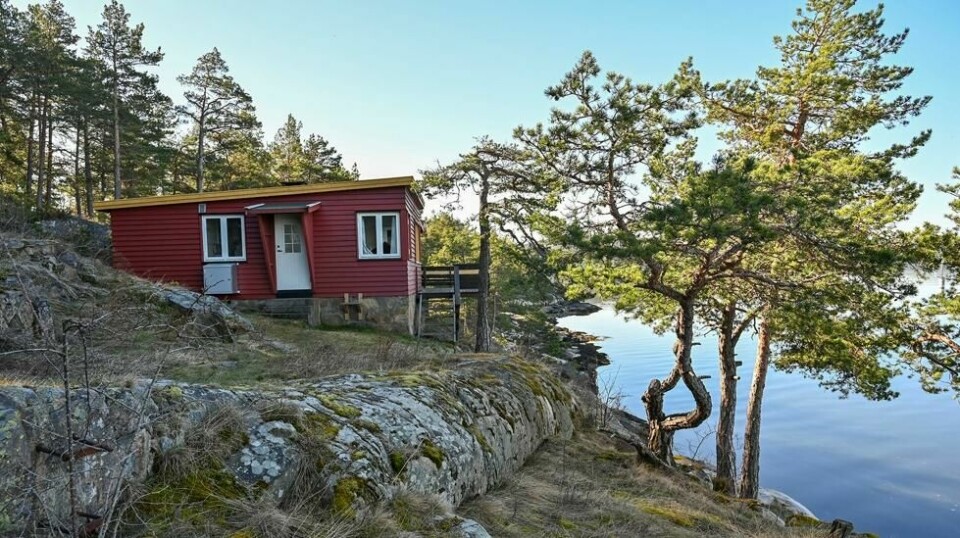 Hytta Steinrøys på vestsiden av Lågøya.