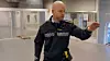 PROSJEKTLEDER: Politinspektør Kjetil Lusand i Politidirektoratet med «taseren» på hoften. Foto: Politiet