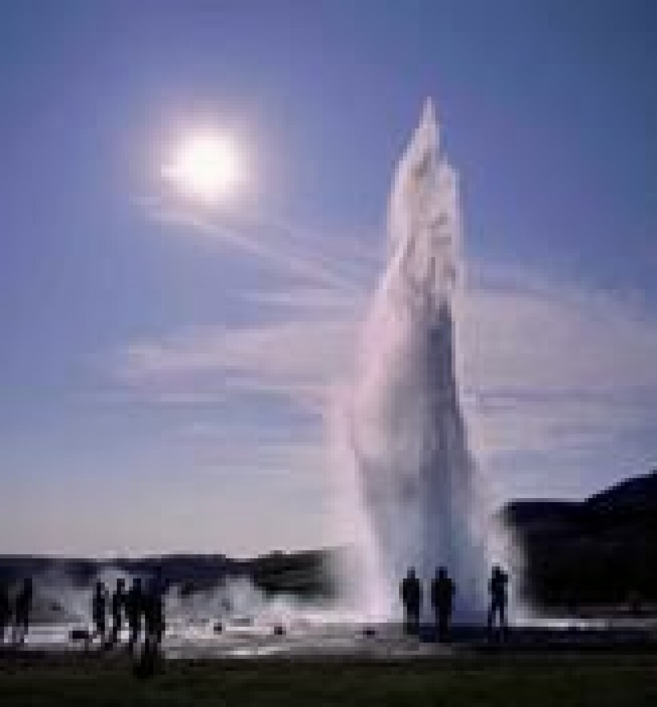 Strokkur er en geysir øst for Reykjavik, med utbrudd hvert 6-10 minutt. Foto: KingGoya.no Strokkur er en geysir øst for Reykjavik, med utbrudd hvert 6-10 minutt. Foto: KingGoya.no