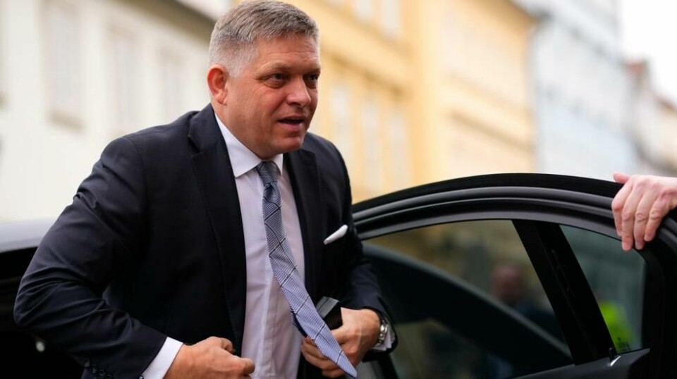 Regjeringen til Slovakias statsminister Robert Fico har innført en medielov som innebærer endringer for landets kringkaster. Den er møtt med sterk kritikk fra flere hold. Foto: Petr David Josek / AP / NTB