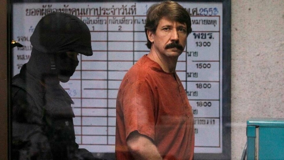 Viktor Bout avbildet i Thailand tilknyttet utleveringen til USA. Viktor Bout avbildet i Thailand tilknyttet utleveringen til USA. Foto: Damir Sagoli / Reuters/NTB