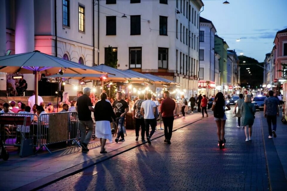 Torggata i Oslo fredag kveld 7. august 2020, dagen før nasjnal skjenkestopp ble innført. Torggata i Oslo fredag kveld 7. august 2020, dagen før nasjnal skjenkestopp ble innført. Foto: Vidar Ruud / NTB