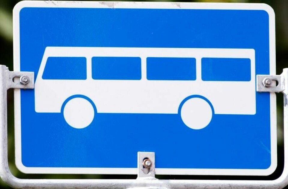Da busspassasjeren våknet, oppdaget hun at bussen var låst og at hun hadde gått tom for batteri på mobiltelefonen.. Foto: Gorm Kallestad / NTB