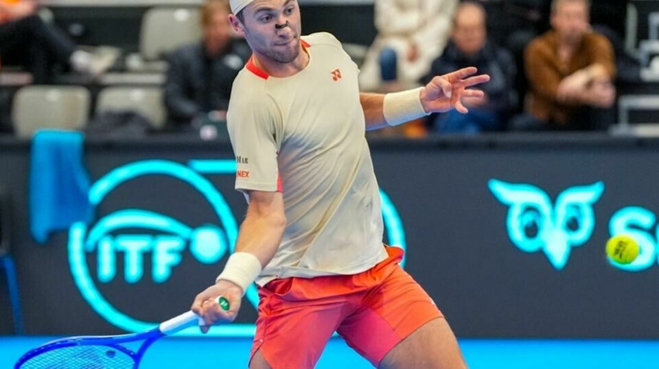 Casper Ruud og Mariano Navone under kampen mellom Norge og Argentina i Davis Cup Qualifiers i Fjellhamar Arena. Tennisstjernen er nå klar for 3. runde i Dallas Open.