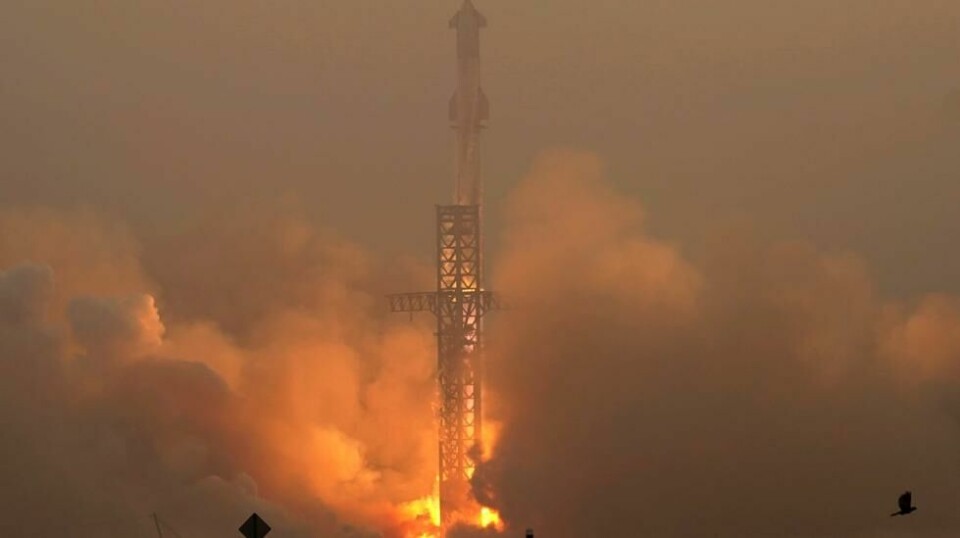 Her tar et av romskipene til Space X av i Boca Chica i Texas i sommer. Nå har Space X-gründeren Elon Musk satt seg som mål å sende fem ubemannede romskip til Mars i løpet av to år. Foto: Eric Gay / AP / NTB