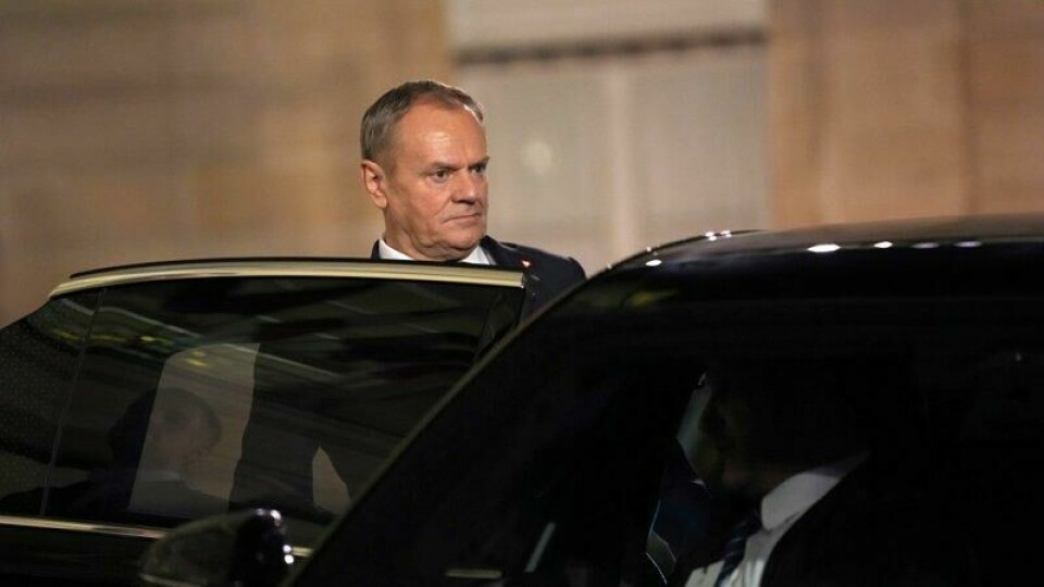 Polens statsminister Donald Tusk sier at ukrainerne «ikke står alene» etter sammenbruddet i toppmøtet mellom Donald Trump og Volodymyr Zelenskyj i Det hvite hus.