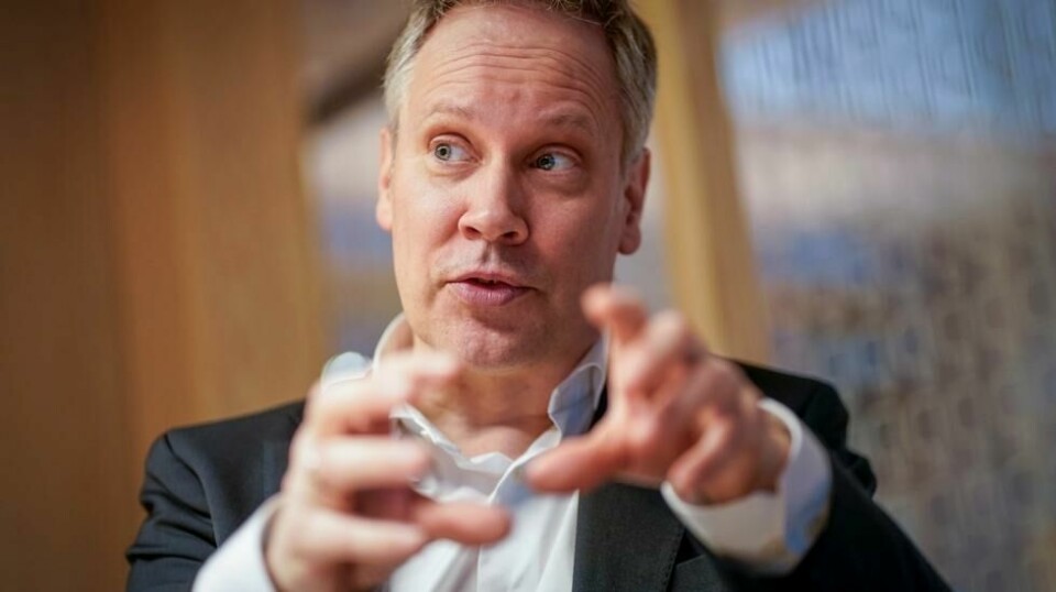 Samferdselsminister Jon-Ivar Nygård (Ap) sier det tidligere har manglet et regelverk for å møte utfordringene med useriøse aktører, høyt arbeidspress og lange arbeidsdager for varebilsjåfører i Norge. Foto: Heiko Junge / NTB