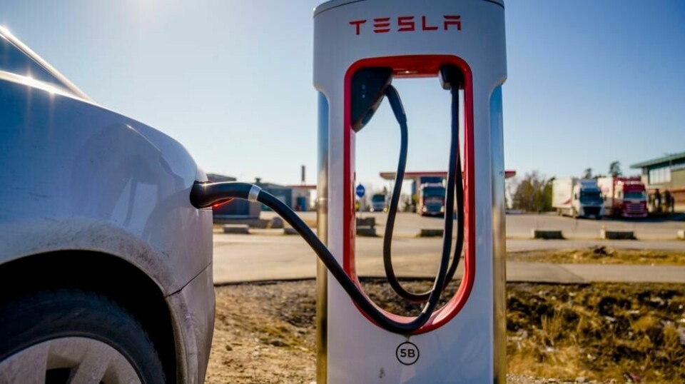 Tesla reduserte ladehastigheten for Tesla Model S i 2019. Fire bileiere er nå tilkjent erstatning i lagmannsretten. Foto: Stian Lysberg Solum / NTB