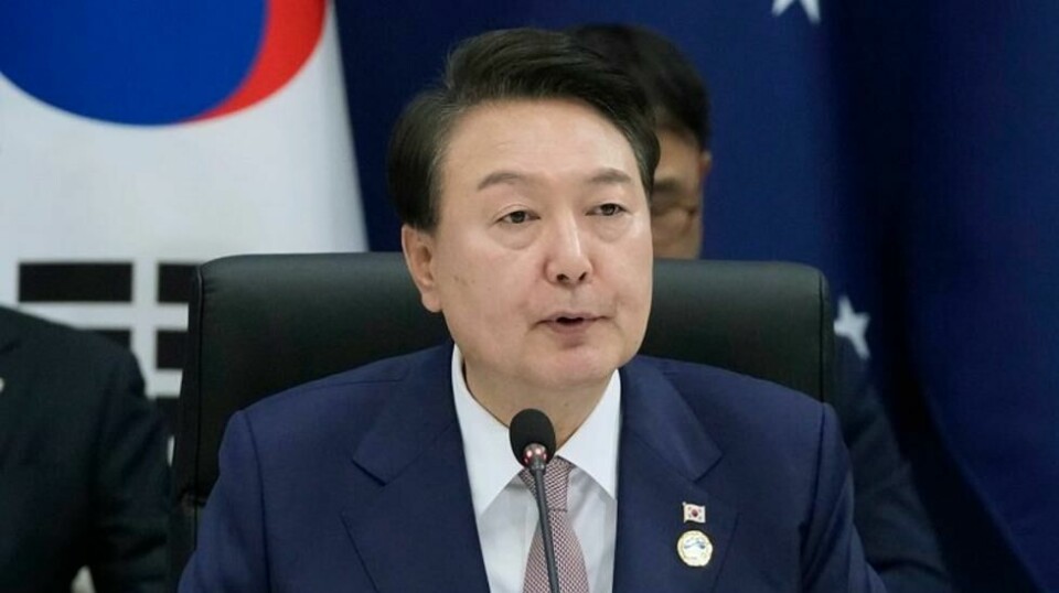 Yoon Suk-yeol fotografert i Seoul i mai 2023, mens han fortsatt var president. Arkivfoto: Ahn Young-joon / AP 7 NTB