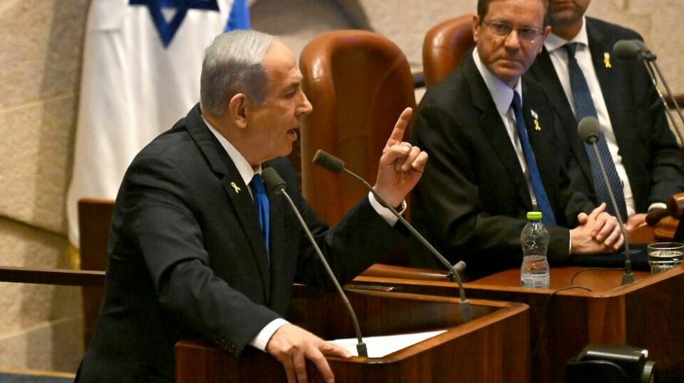 Statsminister Benjamin Netanyahu fremmet et budskap om å inngå fredsavtaler med flere arabiske land da han talte i Knesset mandag. Foto: Debbie Hill / AP / NTB