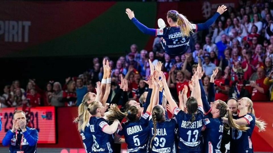 Dersom Sebastian Coe blir IOC-president kan de norske håndballjentene måtte spiller vinter-OL i stedet for sommer-OL.