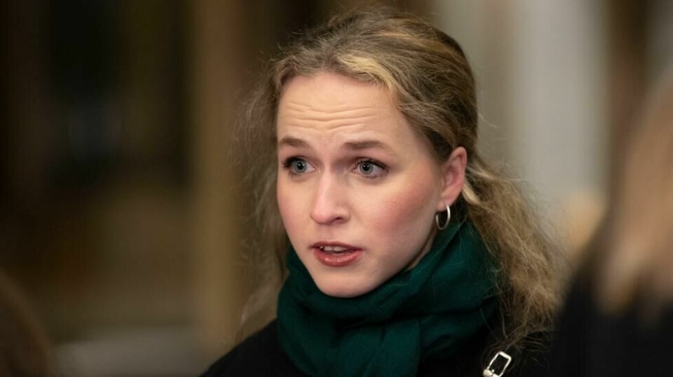 – Vi lever i en tid der geopolitiske hensyn taler for å ruste opp forsvaret. Der vi har lagt flere år bak oss med pandemi, med krig på vårt eget kontinent. Renta er rekordhøy, og inflasjonen øker. Dette er ikke tiden for råflotte og skamdyre samferdselsprosjekter, sier Unge Venstre-leder Ane Breivik. Foto: Hanna Johre / NTB