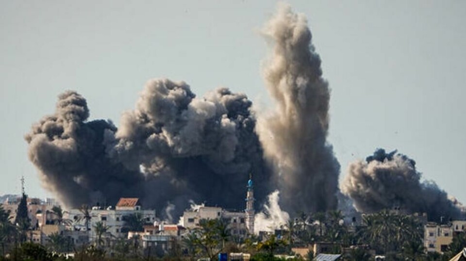 Israel har lagt store deler av Gaza i ruiner, noe de har gjort med god hjelp fra internasjonale våpenprodusenter. Det norske oljefondet har milliardinvesteringer i flere av dem. Foto: AP / NTB