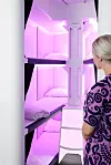 Sovekabinen Skynest på Air New Zealands nye tilbud består av to tre-etasjers køyesenger. Foto: Air New Zealand
