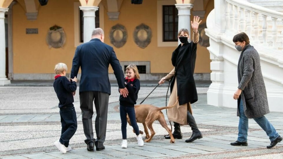 Her er prinsessen gjenforent med familien etter det flere måneder lange oppholdet i Sør-Afrika. Her er prinsessen gjenforent med familien etter det flere måneder lange oppholdet i Sør-Afrika. Foto: Palais Princier de Monaco/Facebook