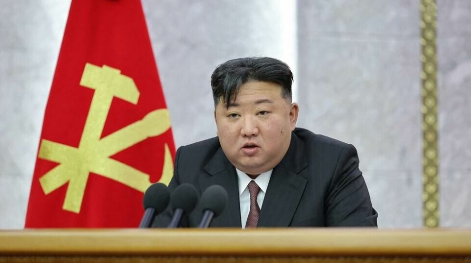 Kim Jong-un skal ha begynt opplæring av datteren sin, det ryktes at det er på grunn av hans dårlige helse.