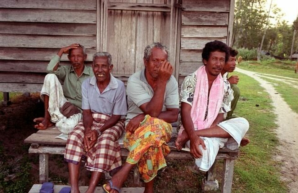 AVSLAPPET: Når kvelden nærmer seg samler ofte mennene seg i i grupper, som disse karene utenfor Kuala Terengganu på fastlands-Malaysias nordøstkyst. AVSLAPPET: Når kvelden nærmer seg samler ofte mennene seg i i grupper, som disse karene utenfor Kuala Terengganu på fastlands-Malaysias nordøstkyst.