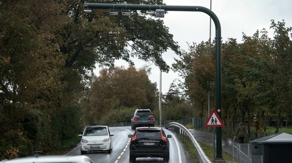 De nye bomstasjonene på nord-jæren åpnet i dag 1 oktober 2018. Det førte til at 17 prosent færre kjørte bil i morgenrushet, sammenlignet med tidligere i høst. Det har også ført til stappfulle busser.