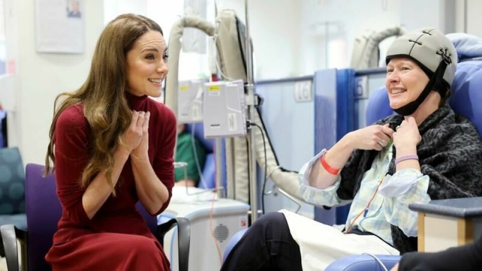 Prinsesse Kate besøkte tirsdag pasienter og ansatte ved et sykehus i London. Samtidig sier hun at hun er lettet over at hennes egen kreftsykdom er i tilbakegang.