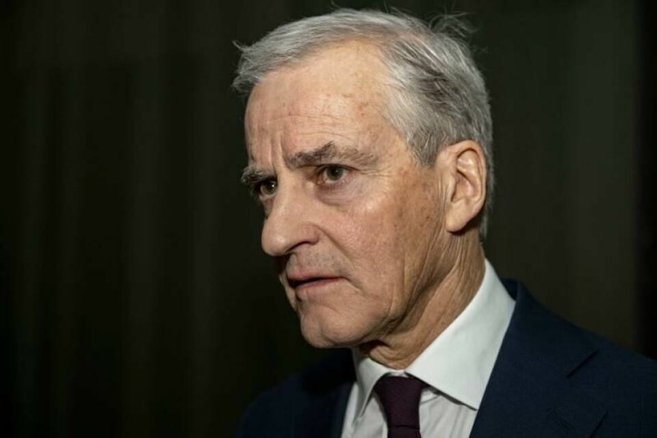 Statsminister Jonas Gahr Støre (Ap) skal orientere Arbeiderpartiets stortingsgruppe om den betente striden.