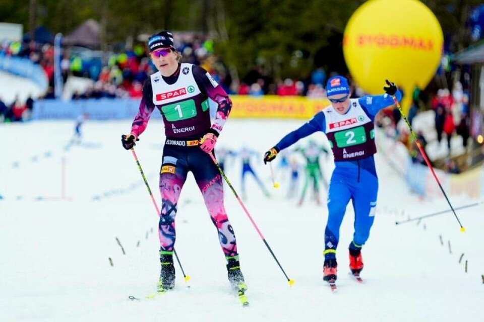 Johannes Høsflot Klæbo går Byåsen inn til seier i lagsprinten i NM.