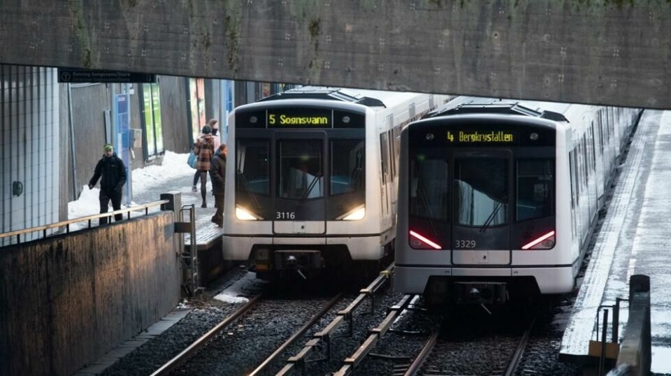 Det er stans på alle linjer på T-banen i Oslo lørdag ettermiddag.