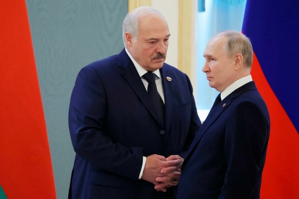 President Aleksandr Lukasjenko og preisdent Vladimir Putin sammen før et møte i Moskva i april 2023. President Aleksandr Lukasjenko og preisdent Vladimir Putin sammen før et møte i Moskva i april 2023. Foto: Mikhail Klimentyev, Sputnik, Kremlin Pool Photo via AP, File