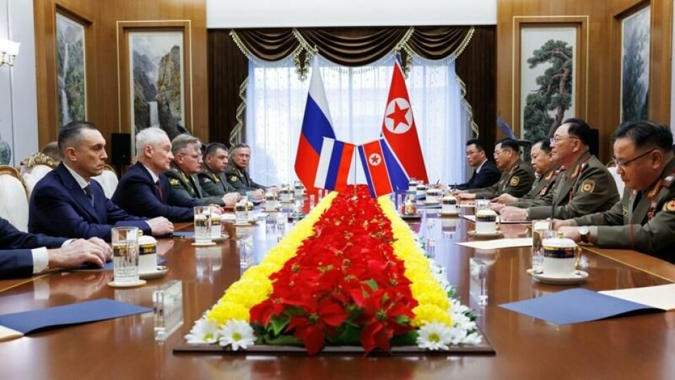 In this photo released by Russian Defense Ministry Press Service, Russian Defense Minister Andrei Belousov, second left, speaks with North Korean Defense Minister No Kwang Chol, second right, during their meeting in Pyongyang, North Korea, Friday, Nov. 29, 2024. (Vadim Savitsky, Russian Defense Ministry Press Service via AP) In this photo released by Russian Defense Ministry Press Service, Russian Defense Minister Andrei Belousov, second left, speaks with North Korean Defense Minister No Kwang Chol, second right, during their meeting in Pyongyang, North Korea, Friday, Nov. 29, 2024. (Vadim Savitsky, Russian Defense Ministry Press Service via AP) Foto: Vadim Savitsky