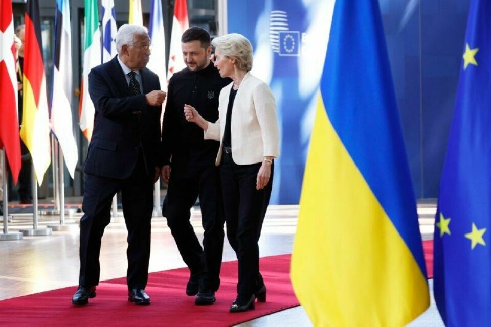 Dersom EU må velge mellom USA og Ukraina, så velger de Ukraina, tror forsker. Dersom EU må velge mellom USA og Ukraina, så velger de Ukraina, tror forsker. Foto: AP / NTB