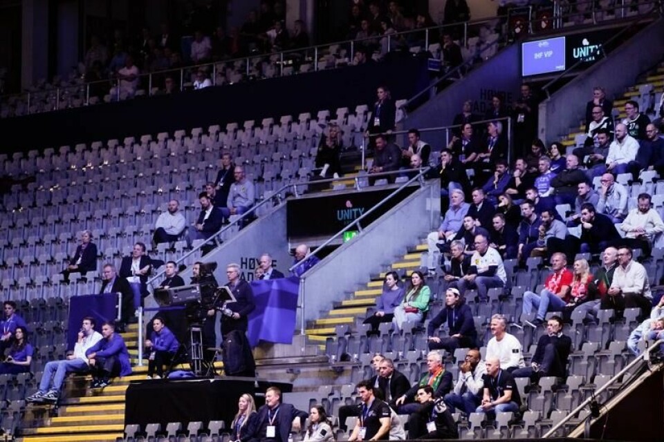 Det har vært glissent på den norske VM-arenaen i håndball underveis i mesterskapet. Til den utsolgte finalen mellom Danmark og Kroatia sliter sistnevnte med billetter.