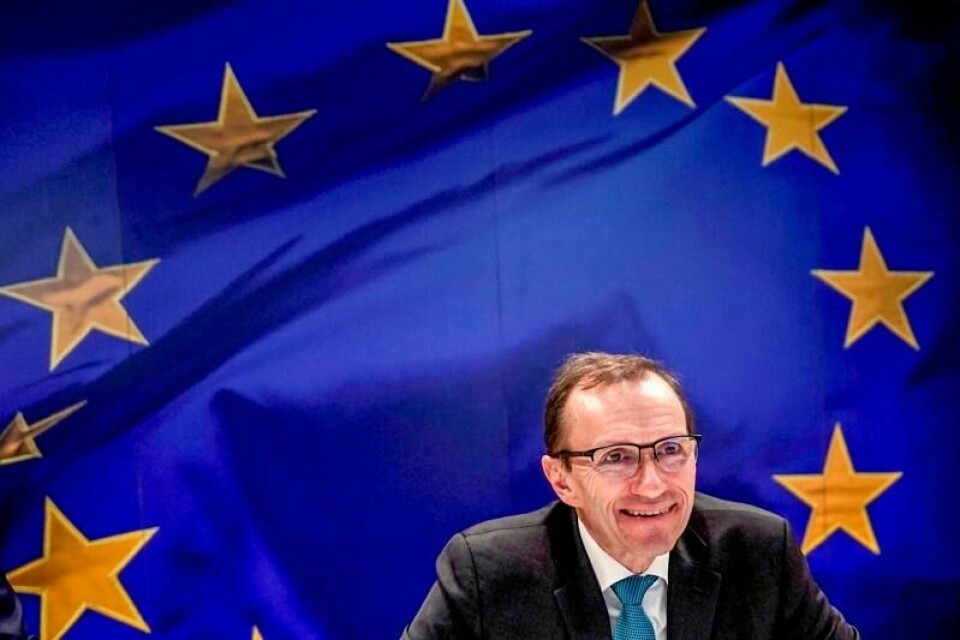 Utenriksminister Espen Barth Eide (Ap) har med seg en bønn til EU på mandagens møte i EØS-rådet: Ikke glem Norge hvis det blir handelskrig med USA.