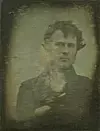 I 1839 tok Robert Cornelius denne selfien. I følge flere kilder må bildet ha vært tatt på en solskinnsdag. Foto: Robert Cornelius / Wikimedia Commons.