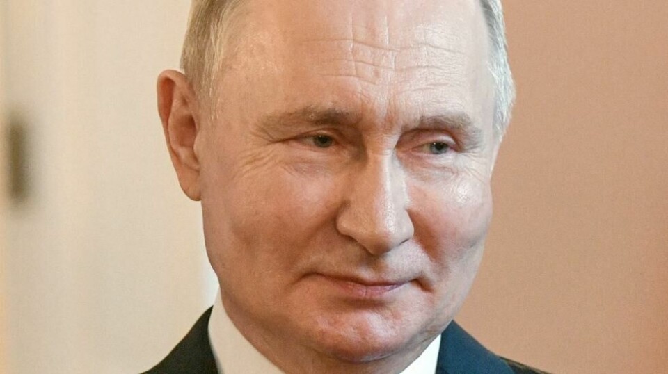 Russlands president Vladimir Putin på besøk i Pavlovsk statsmuseum under et møte i Sankt Petersburg.