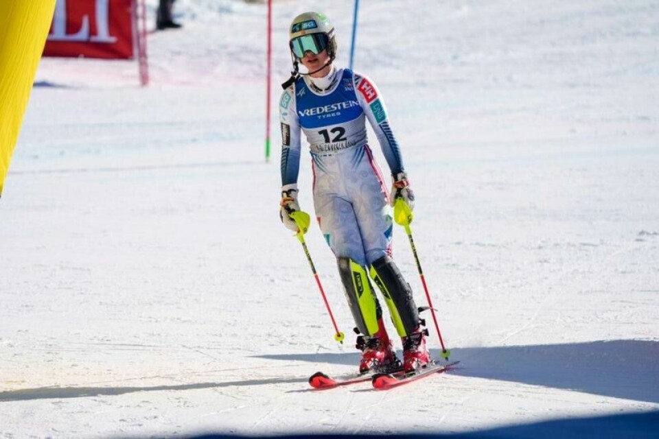 Mina Fürst Holtmann fikk det ikke til å stemme i første omgang i Sestriere. Her avbildet fra da hun kjørte ut i andre omgang av VM-slalåmen.