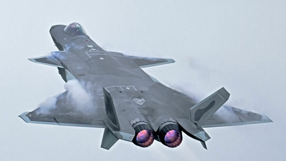 De nye J-20 jagerflyene er parafindrevne som gjør at de er veldig lette. De nye J-20 jagerflyene er parafindrevne som gjør at de er veldig lette. Foto: Deng Hua / Xinhua via AP / NTB
