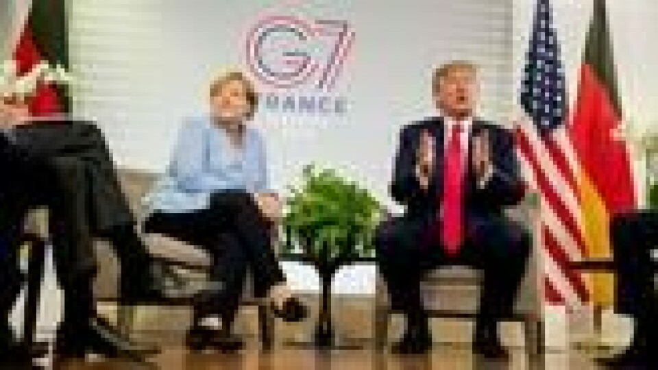 Donald Trump skal ha vært svært så aggressiv i møte med blant annet Angela Merkel. Merkel skal ha respondert rolig til tross for meldinger om at presidenten kalte henne dum. Donald Trump skal ha vært svært så aggressiv i møte med blant annet Angela Merkel. Merkel skal ha respondert rolig til tross for meldinger om at presidenten kalte henne dum. Foto: Andrew Harnik / AP
