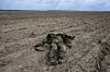 Denne russiske soldaten ble drept i utkanten av Kyiv i mars 2022, få uker etter den russiske invasjonen. Foto: AP / NTB