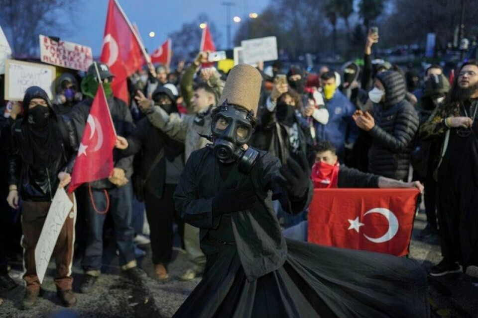 Søndag fortsatt demonstrasjonene etter pågripelsen av Istanbul-ordfører Ekrem Imamoglu, som samme dag ble fengslet og avsatt – og valgt til presidentkandidat.