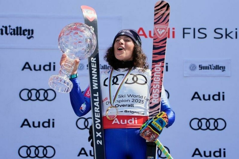 Federica Brignone falt stygt.