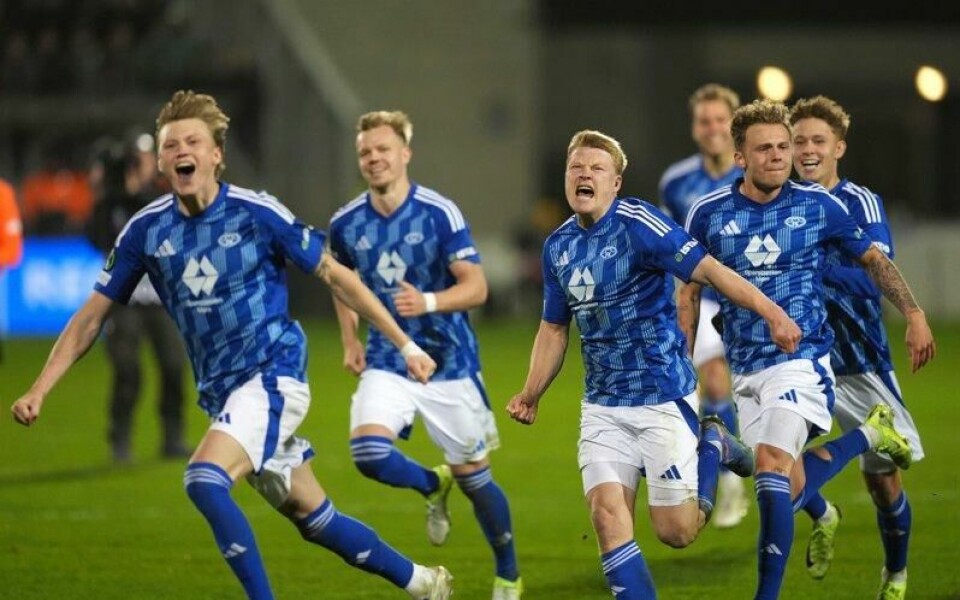Molde kunne feire avansement i conferenceligaen etter en dramatisk straffesparkkonkurranse mot Shamrock Rovers torsdag.