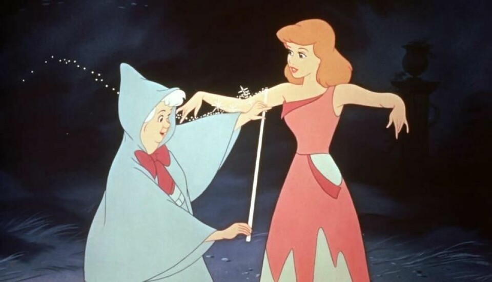 Askepott utsettes for betydelige mengder sot og støv under slavearbeidet for den slemme stefamilien, skriver forskerne. Og hva med det magiske glitteret? (Illustrasjon: The Walt Disney Company Nordic)