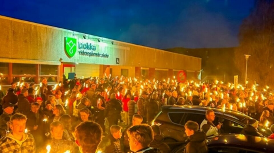 Engasjementet mot skolenedleggelsene førte blant annet til fakkeltog for Dokka videregående skole.