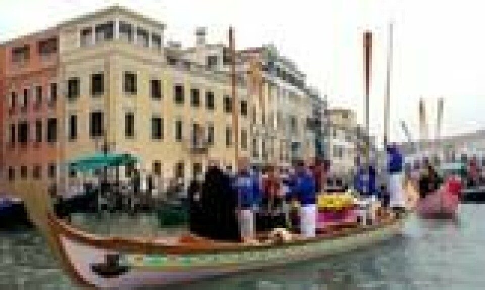 Allerede i 2009 holdt lokale en «begravelse» for Venezia. Da var det 60.000 innfødte igjen. Allerede i 2009 holdt lokale en «begravelse» for Venezia. Da var det 60.000 innfødte igjen.